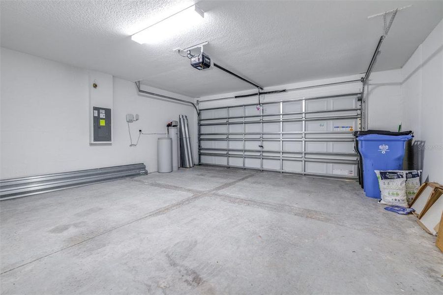 Spacious, unfurnished interior of a new home in Berry Bay, Wimauma (Image 24).