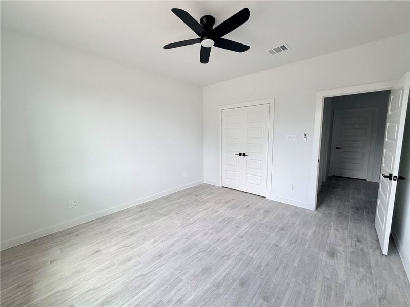 Spacious, unfurnished interior of a new home in , Cleveland (Image 17).