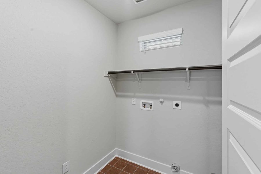 Spacious, unfurnished interior of a new home in Stillwater Ranch, San Antonio (Image 29). Spacious, unfurnished interior of a new home in Stillwater Ranch, San Antonio (Image 29).