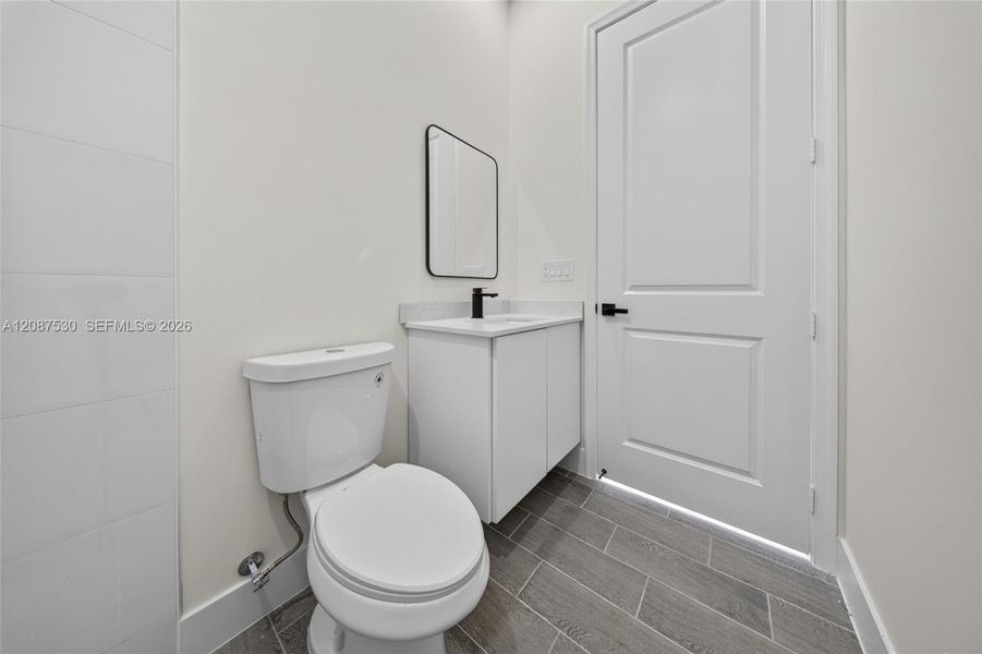 Furnished interior view inside a new home in , Lehigh Acres (Image 5).