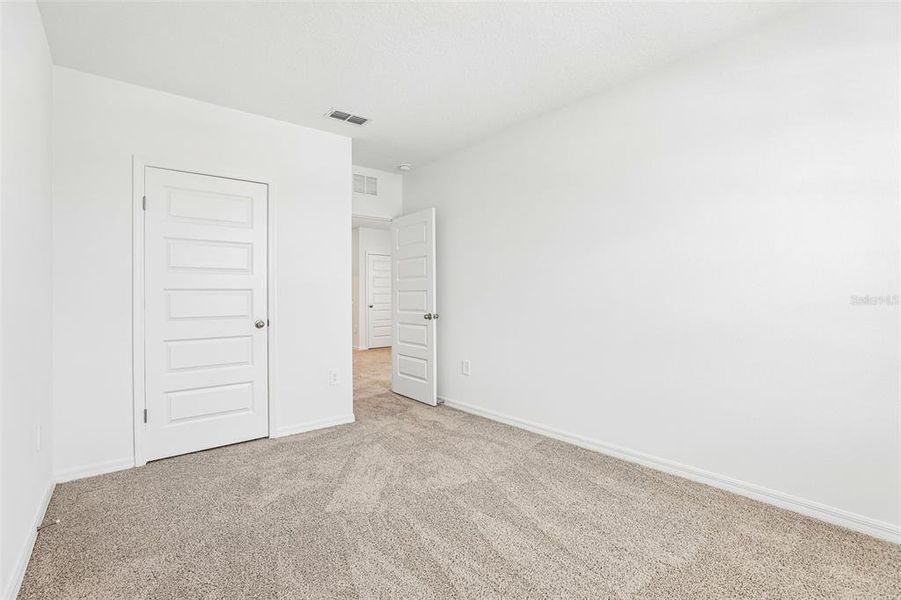 Spacious, unfurnished interior of a new home in Avalon Park Tavares, Tavares (Image 22).