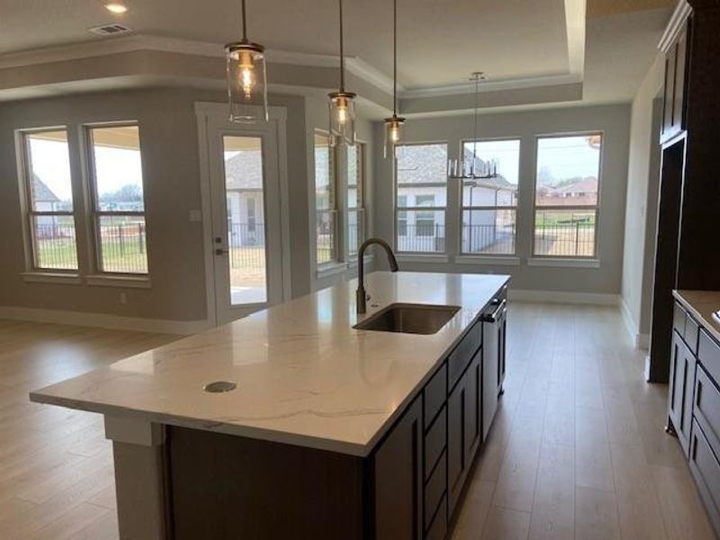 sales - 1908 Vittoria - spec - kitchen dining area