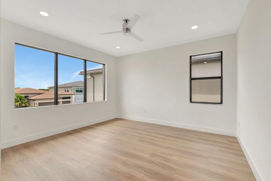 Spacious, unfurnished interior of a new home in , Boca Raton (Image 37).