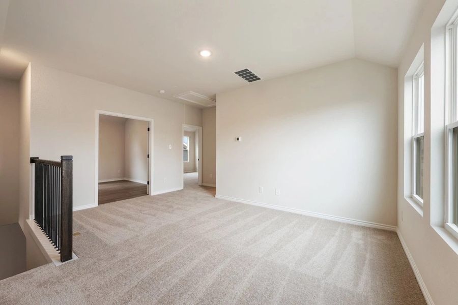 Spacious, unfurnished interior of a new home in Lariat, Liberty Hill (Image 36).