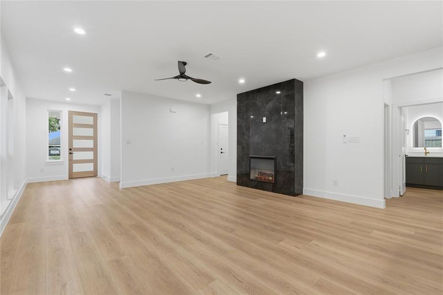 Spacious, unfurnished interior of a new home in , Dallas (Image 14). Spacious, unfurnished interior of a new home in , Dallas (Image 14).