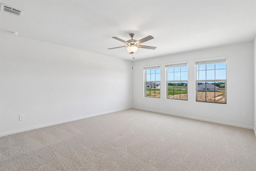 Spacious, unfurnished interior of a new home in Oak Ridge Park, Corinth (Image 20).
