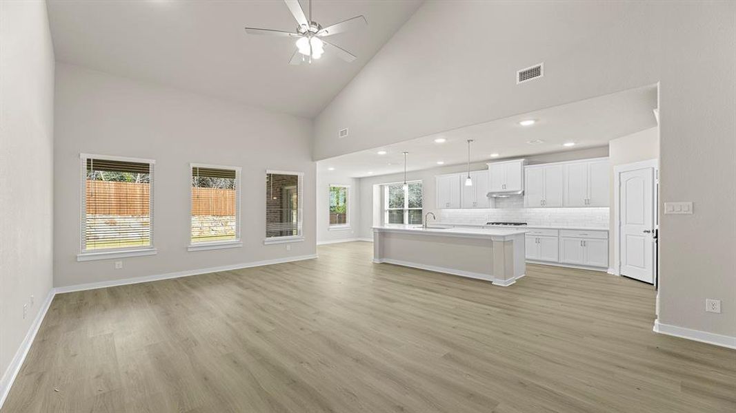 05. 2106 Sunnymede - Family 05. 2106 Sunnymede - Family