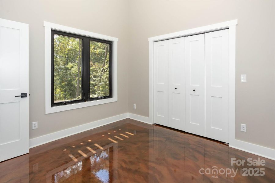 Spacious, unfurnished interior of a new home in , Horse Shoe (Image 15).