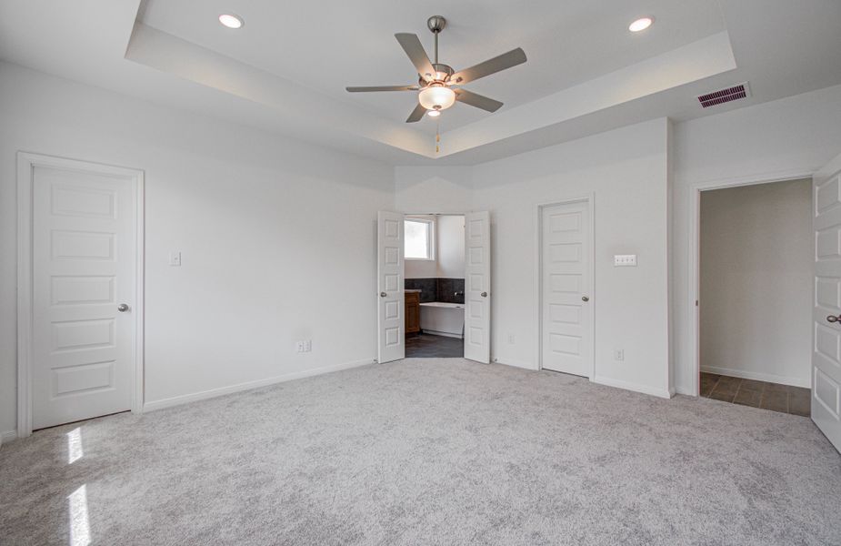 Spacious, unfurnished interior of a new home in Harmony Cove, Humble (Image 31).