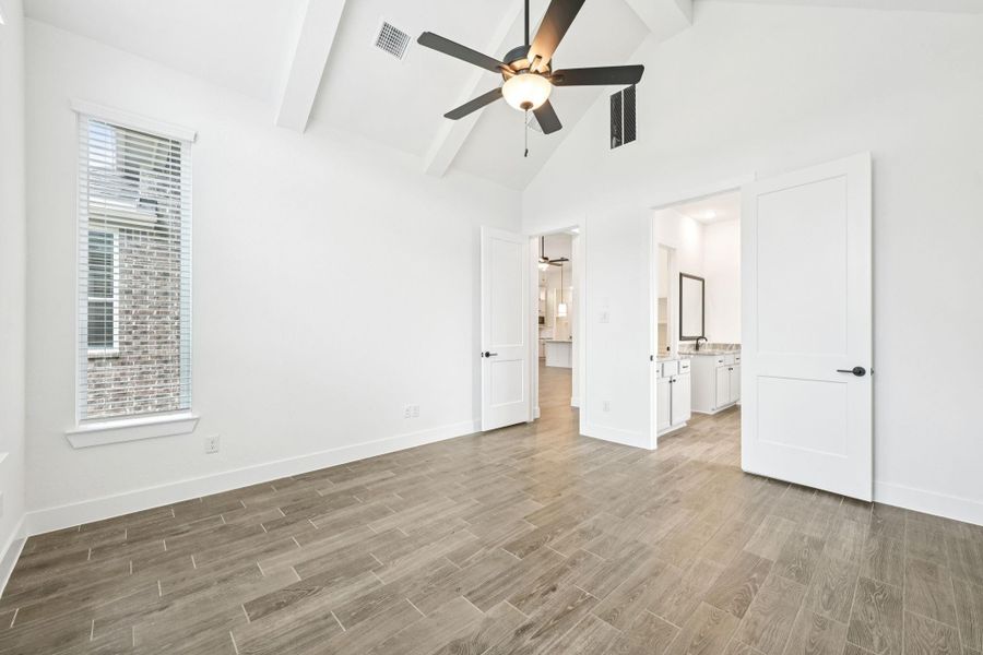 Spacious, unfurnished interior of a new home in Kresston, Montgomery (Image 32).