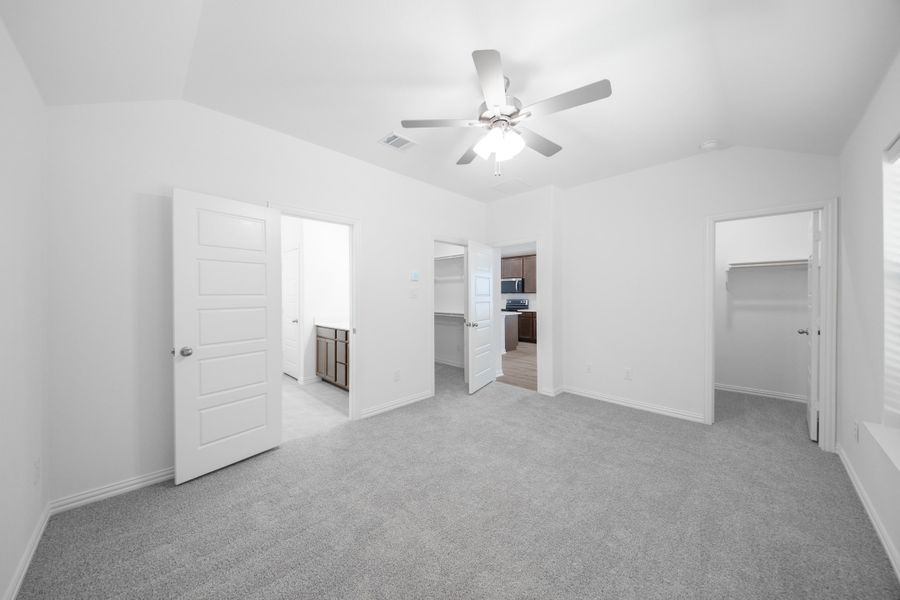 Spacious, unfurnished interior of a new home in Churchill, Anna (Image 25).