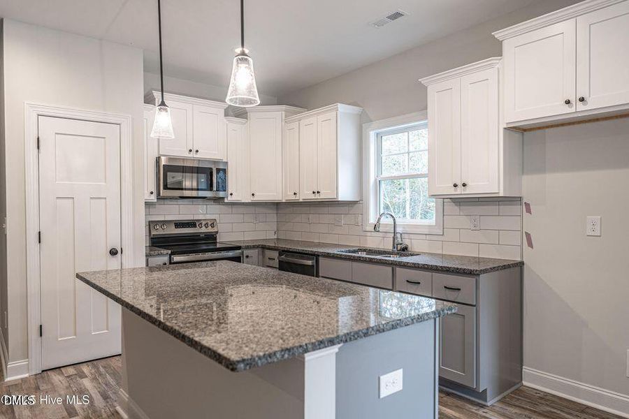 20250916171744710183000000-o