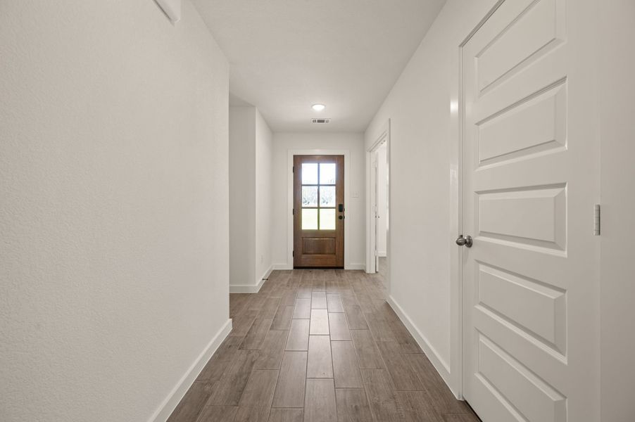 Spacious, unfurnished interior of a new home in Gatlin Ranch, Springtown (Image 16).