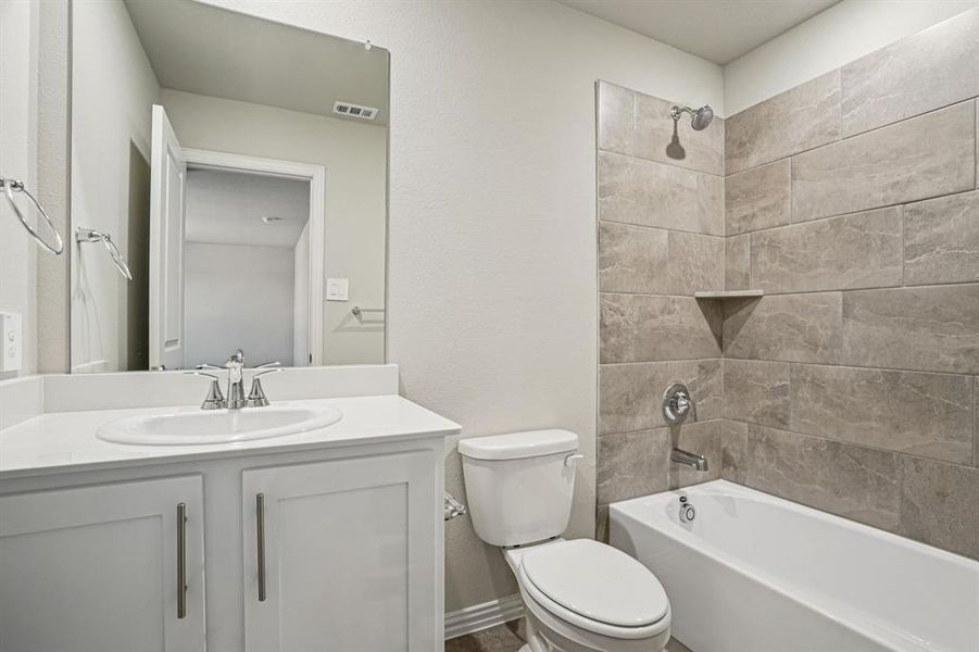 Photo is not of the actual home, but is an inspirational photo of builder’s model home and may depict options, furnishings, and/or decorator features that are not included. Photo is not of the actual home, but is an inspirational photo of builder’s model home and may depict options, furnishings, and/or decorator features that are not included.