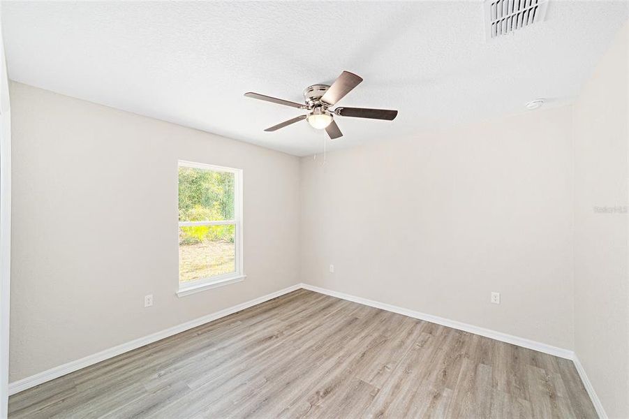Spacious, unfurnished interior of a new home in , Dunnellon (Image 30).