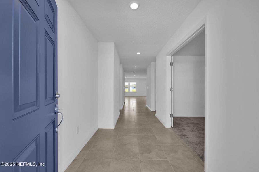 Spacious, unfurnished interior of a new home in Wells Landing, Jacksonville (Image 19).
