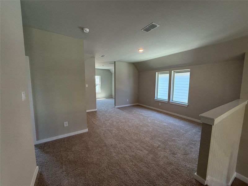Spacious, unfurnished interior of a new home in Austin Point, Richmond (Image 14).