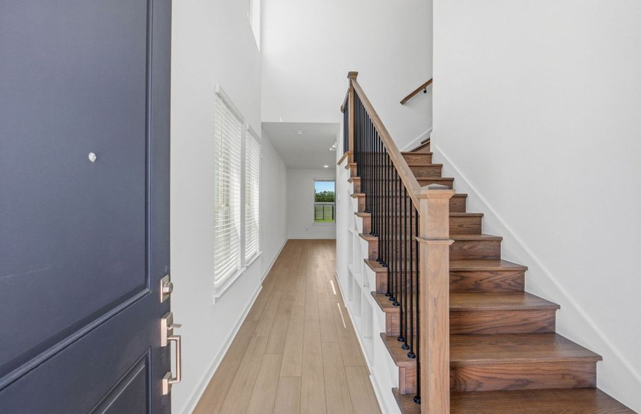 Spacious, unfurnished interior of a new home in Wolf Ranch, Georgetown (Image 39).