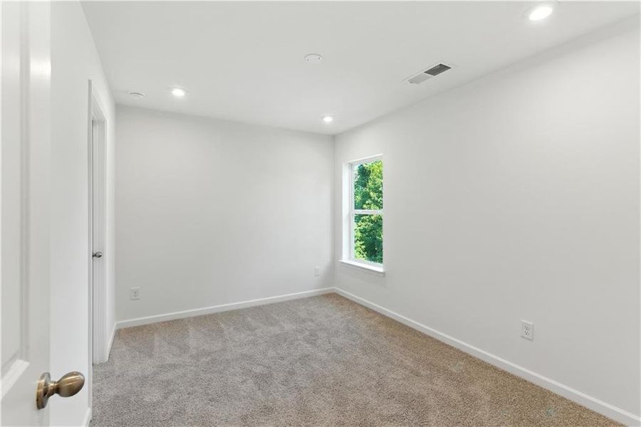 Spacious, unfurnished interior of a new home in Maple Village, Adairsville (Image 25).