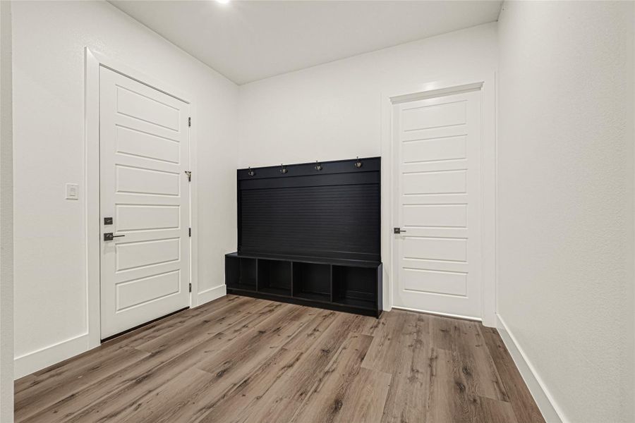 Spacious, unfurnished interior of a new home in , Conroe (Image 21).