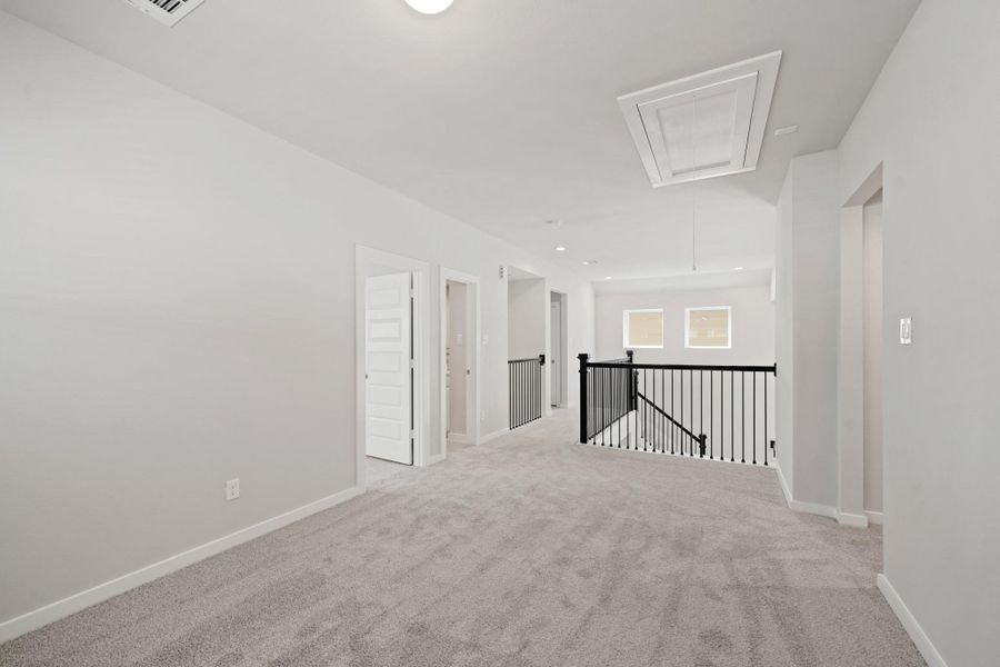 Spacious, unfurnished interior of a new home in Huntington Place, Rosharon (Image 8). Spacious, unfurnished interior of a new home in Huntington Place, Rosharon (Image 8).