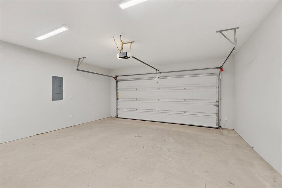 Spacious, unfurnished interior of a new home in , White Settlement (Image 24).