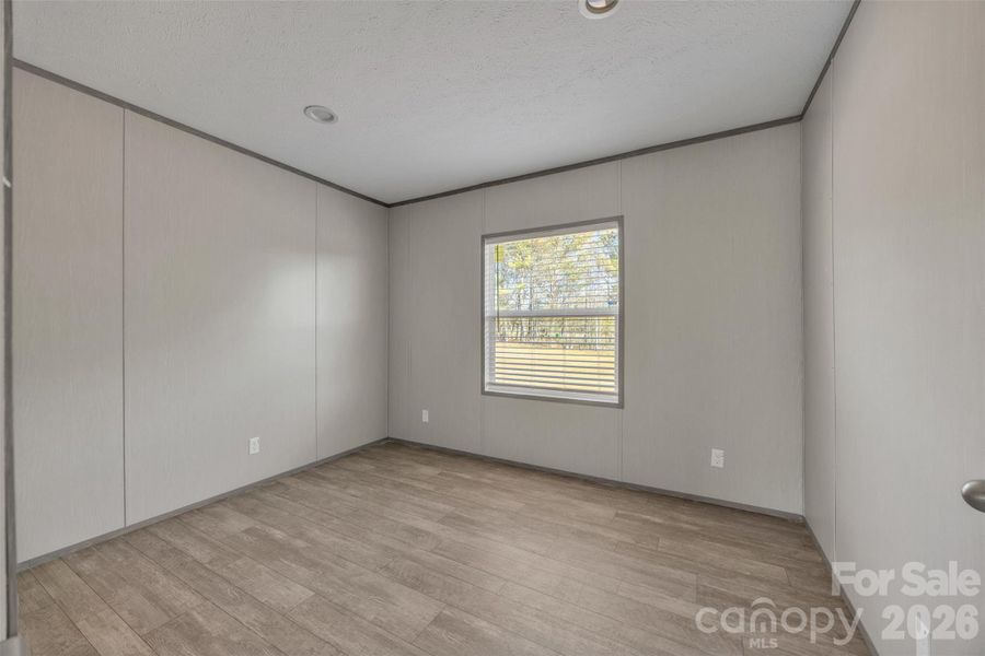 Spacious, unfurnished interior of a new home in , Taylorsville (Image 14).
