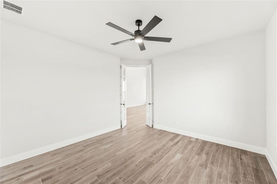 Spacious, unfurnished interior of a new home in Creekview Meadows, Pilot Point (Image 32).