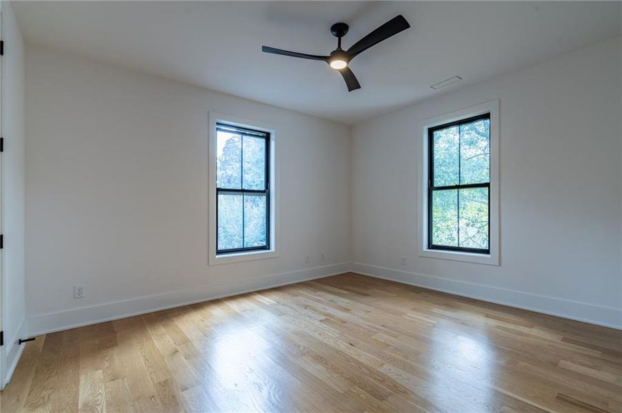Spacious, unfurnished interior of a new home in , Brookhaven (Image 23).