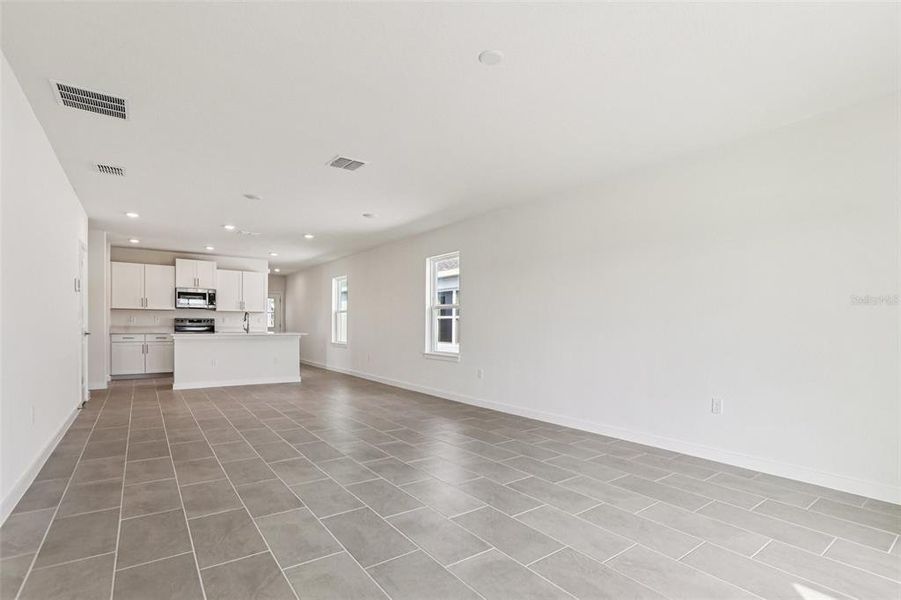 Spacious, unfurnished interior of a new home in Willowbrook North, Winter Haven (Image 31). Spacious, unfurnished interior of a new home in Willowbrook North, Winter Haven (Image 31).
