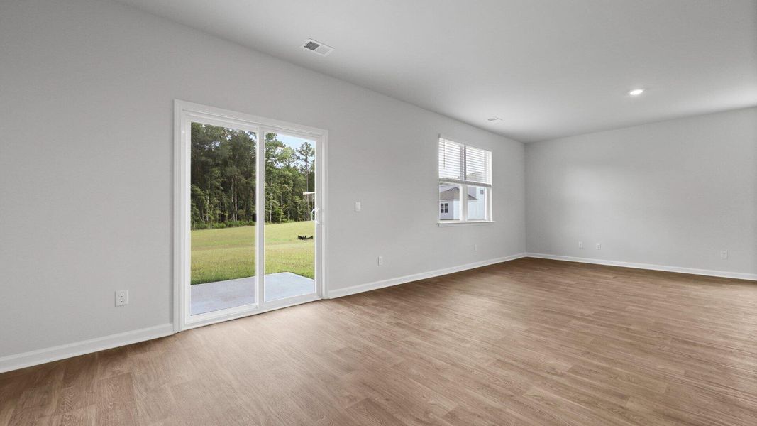 Spacious, unfurnished interior of a new home in , Summerville (Image 13).
