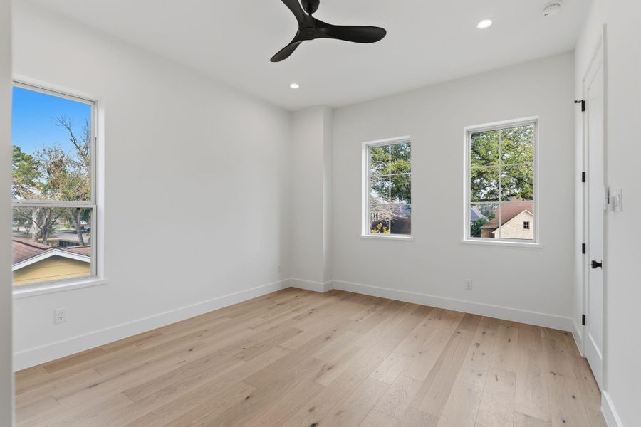 Spacious, unfurnished interior of a new home in , Houston (Image 26).