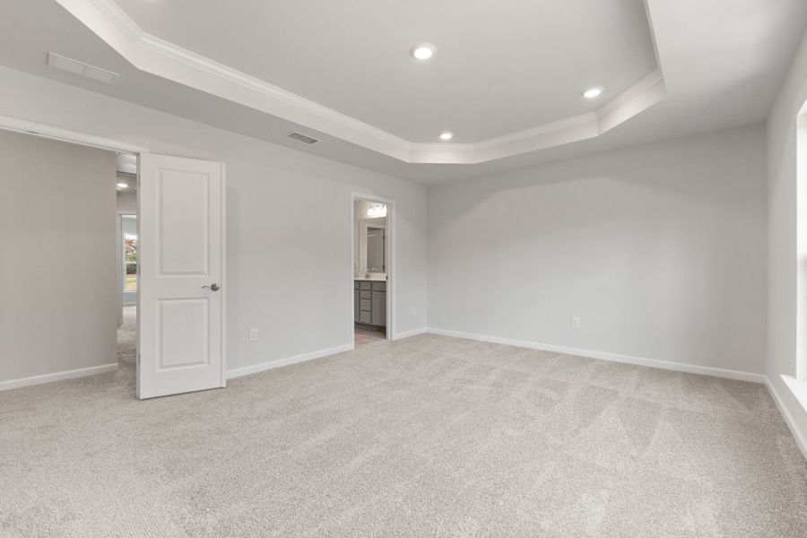 Spacious, unfurnished interior of a new home in Flemingfield, Greensboro (Image 13).