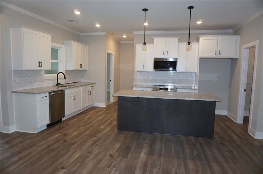 Furnished interior view inside a new home in , Dallas (Image 8).