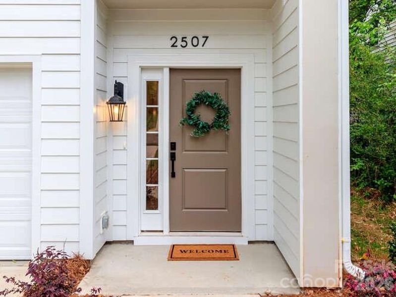 Exterior details and patio area of a home in , Charlotte (Image 20).