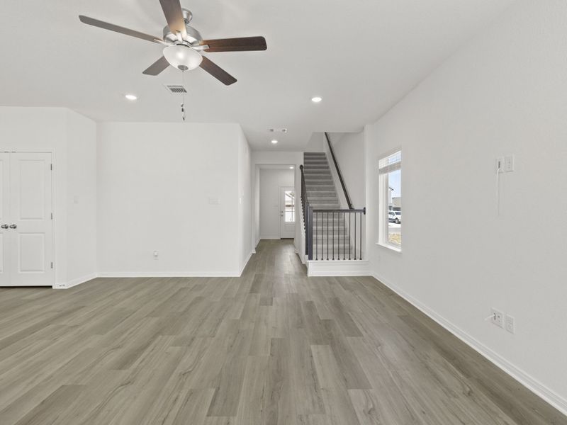Spacious, unfurnished interior of a new home in Cool Water at Sonterra, Jarrell (Image 21).