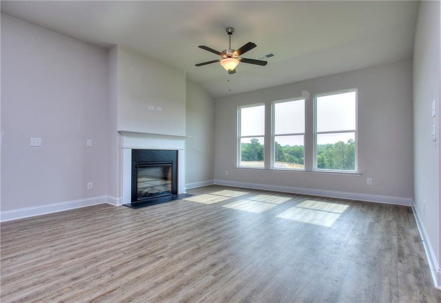 Spacious, unfurnished interior of a new home in , Homer (Image 26).