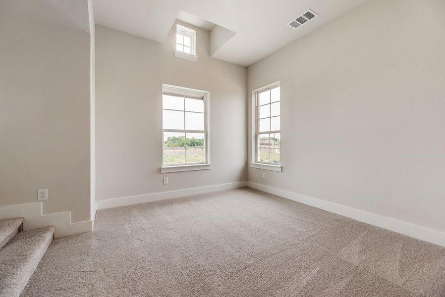 Spacious, unfurnished interior of a new home in Grand Estates of Anna, Anna (Image 27).