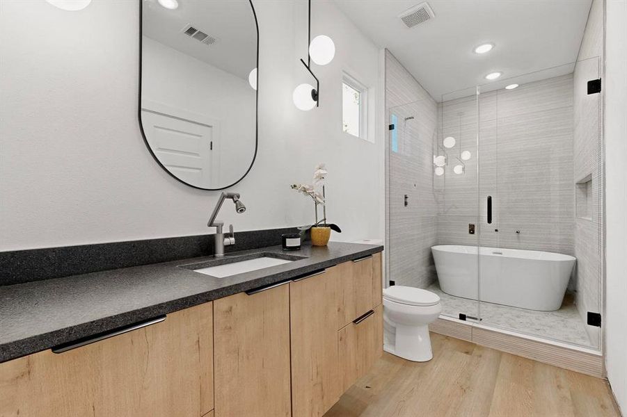 Furnished interior view inside a new home in , Dallas (Image 3).