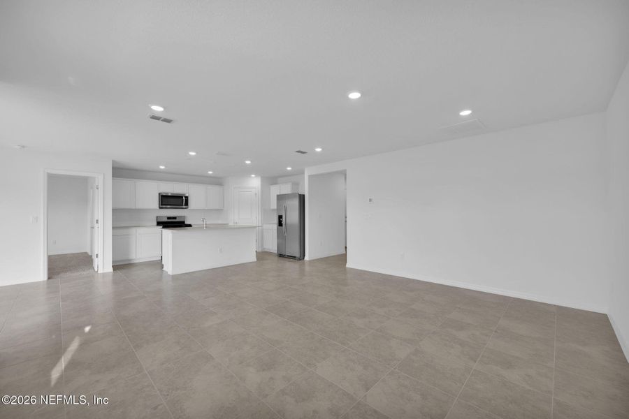 Spacious, unfurnished interior of a new home in Wells Landing, Jacksonville (Image 20).