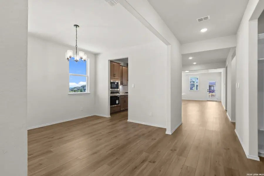 Spacious, unfurnished interior of a new home in Comanche Ridge, San Antonio (Image 24). Spacious, unfurnished interior of a new home in Comanche Ridge, San Antonio (Image 24).