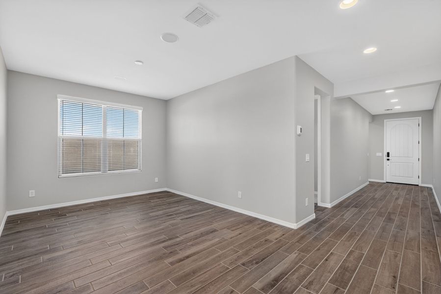 Spacious, unfurnished interior of a new home in Artisan at Asante, Surprise (Image 15). Spacious, unfurnished interior of a new home in Artisan at Asante, Surprise (Image 15).