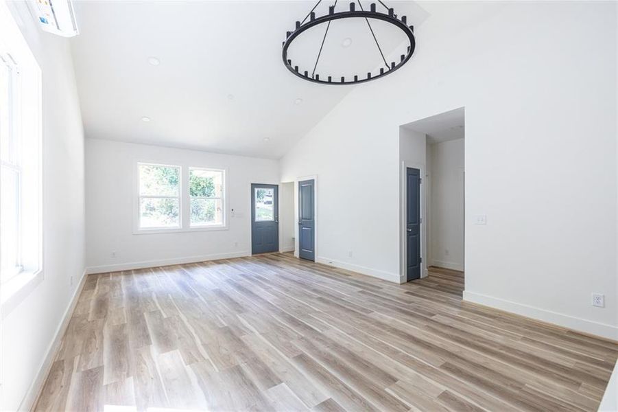 Spacious, unfurnished interior of a new home in , Atlanta (Image 17).