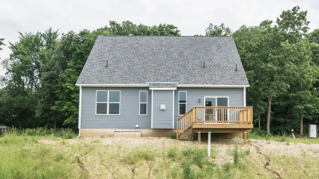 Representative exterior details of a home built from the The Abington by Norfolk Homes in Offsite Builds Southern Michigan, Ann Arbor (Image 40).