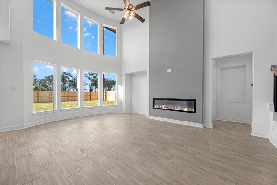 Spacious, unfurnished interior of a new home in Sienna, Missouri City (Image 18).