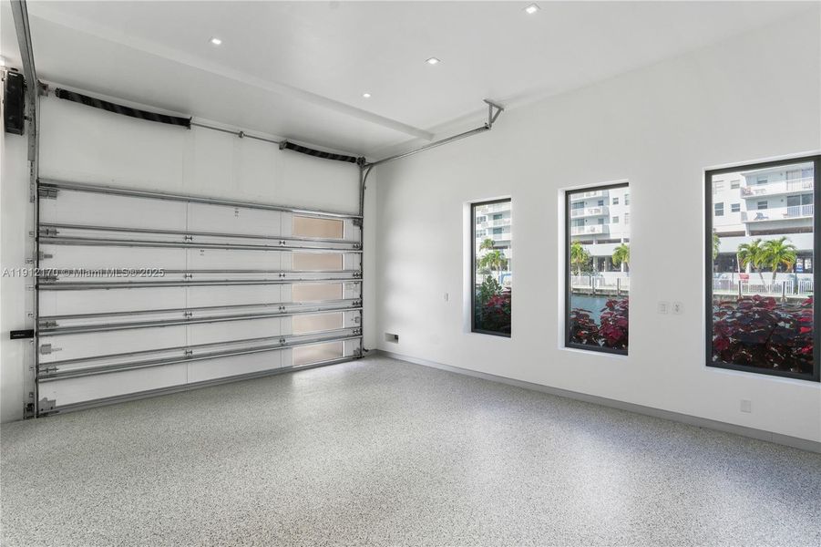 Spacious, unfurnished interior of a new home in , Hallandale Beach (Image 22).