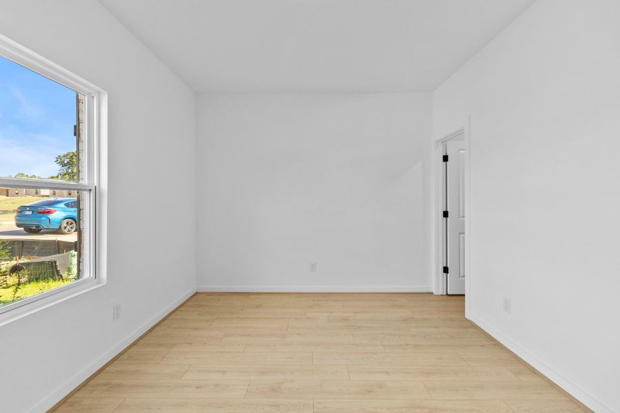 Spacious, unfurnished interior of a new home in Lake Conroe Cove, Willis (Image 16). Spacious, unfurnished interior of a new home in Lake Conroe Cove, Willis (Image 16).