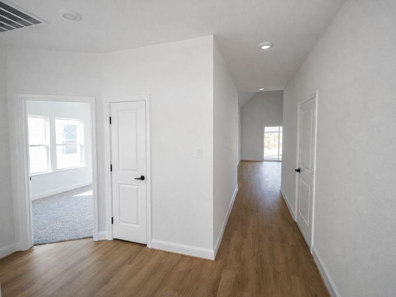 Spacious, unfurnished interior of a new home in Hill & Dale Ranch, Splendora (Image 6).