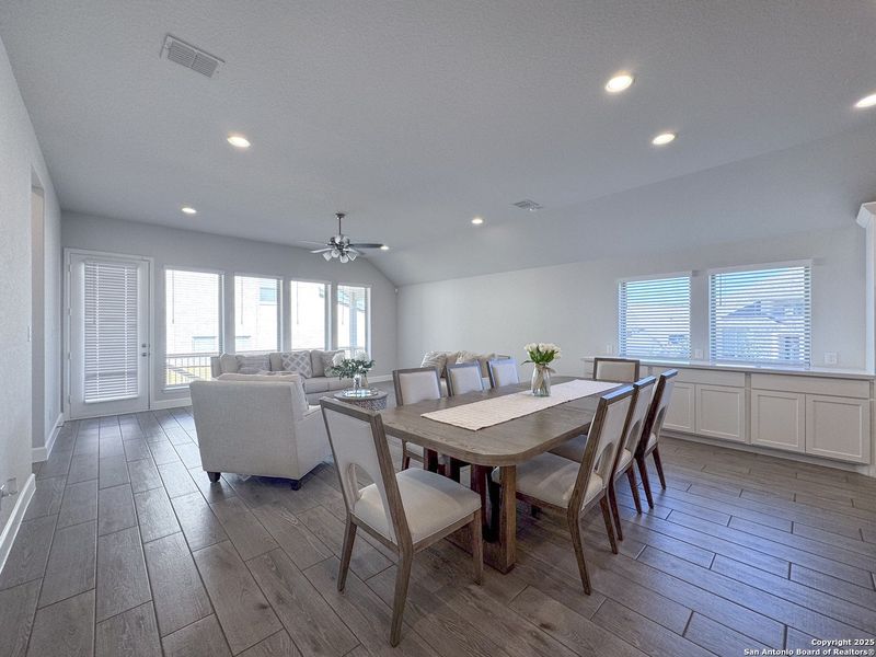 Furnished interior view inside a new home in Cibolo Canyons 50', San Antonio (Image 16). Furnished interior view inside a new home in Cibolo Canyons 50', San Antonio (Image 16).