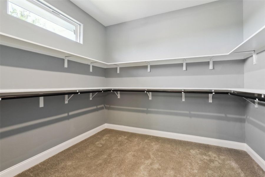 Spacious, unfurnished interior of a new home in , Cedar Creek (Image 36).